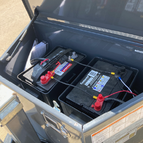 Battery in toolbox wired to charge from vehicle